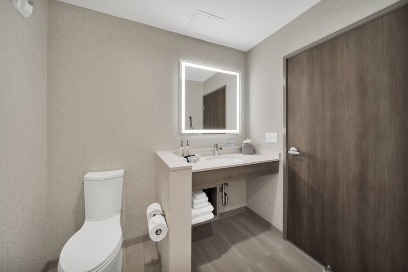 1 King Standard Extra Floor Space