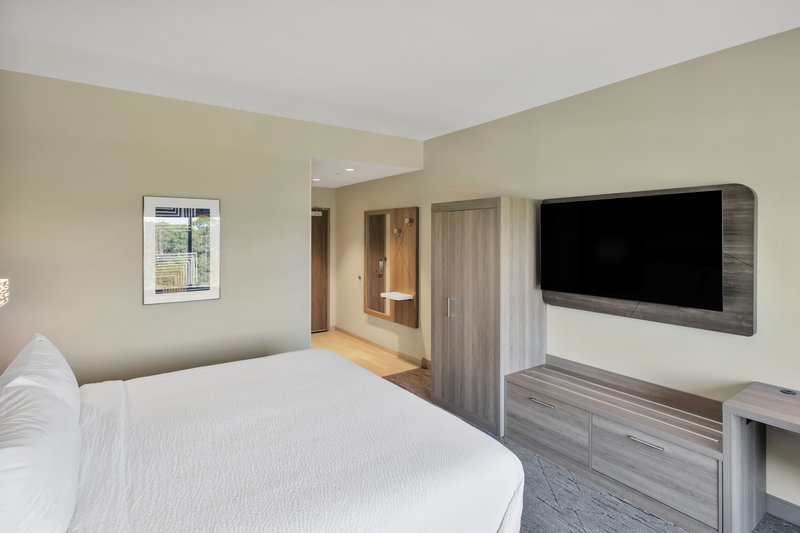 Holiday Inn Express and Suites Fort Walton Beach – Eglin Area
