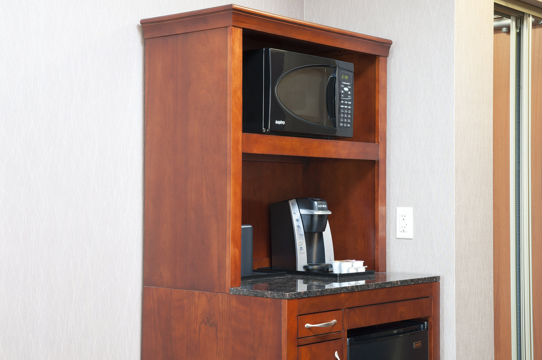Hilton Garden Inn Columbus/Edinburgh Room Type - 1KNG WHIRLPOOL HEARING ACC