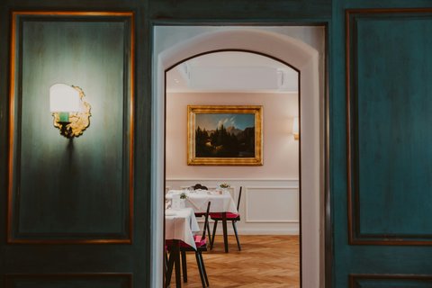 Rosa Salon