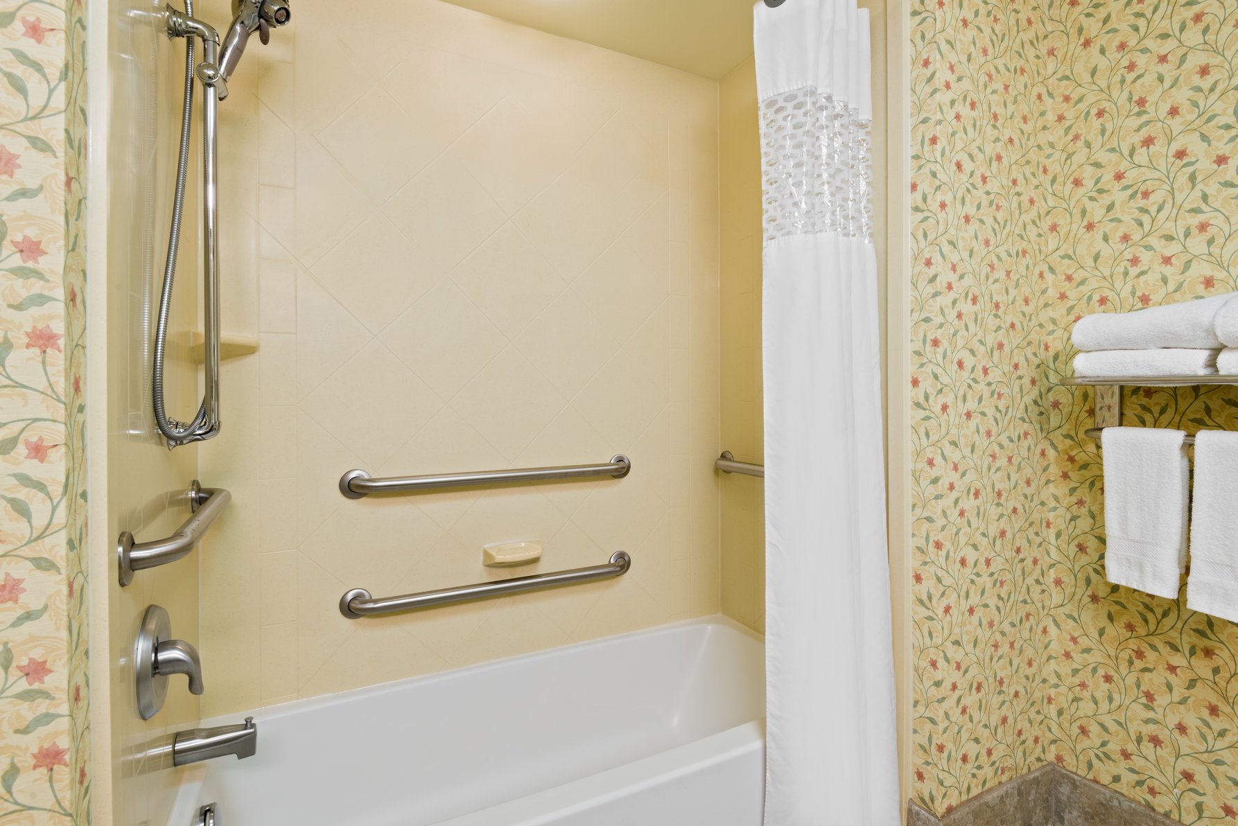 Hampton Inn & Suites Columbus Polaris Room Type - 1 KNG ACCESSIBLE TUB NS