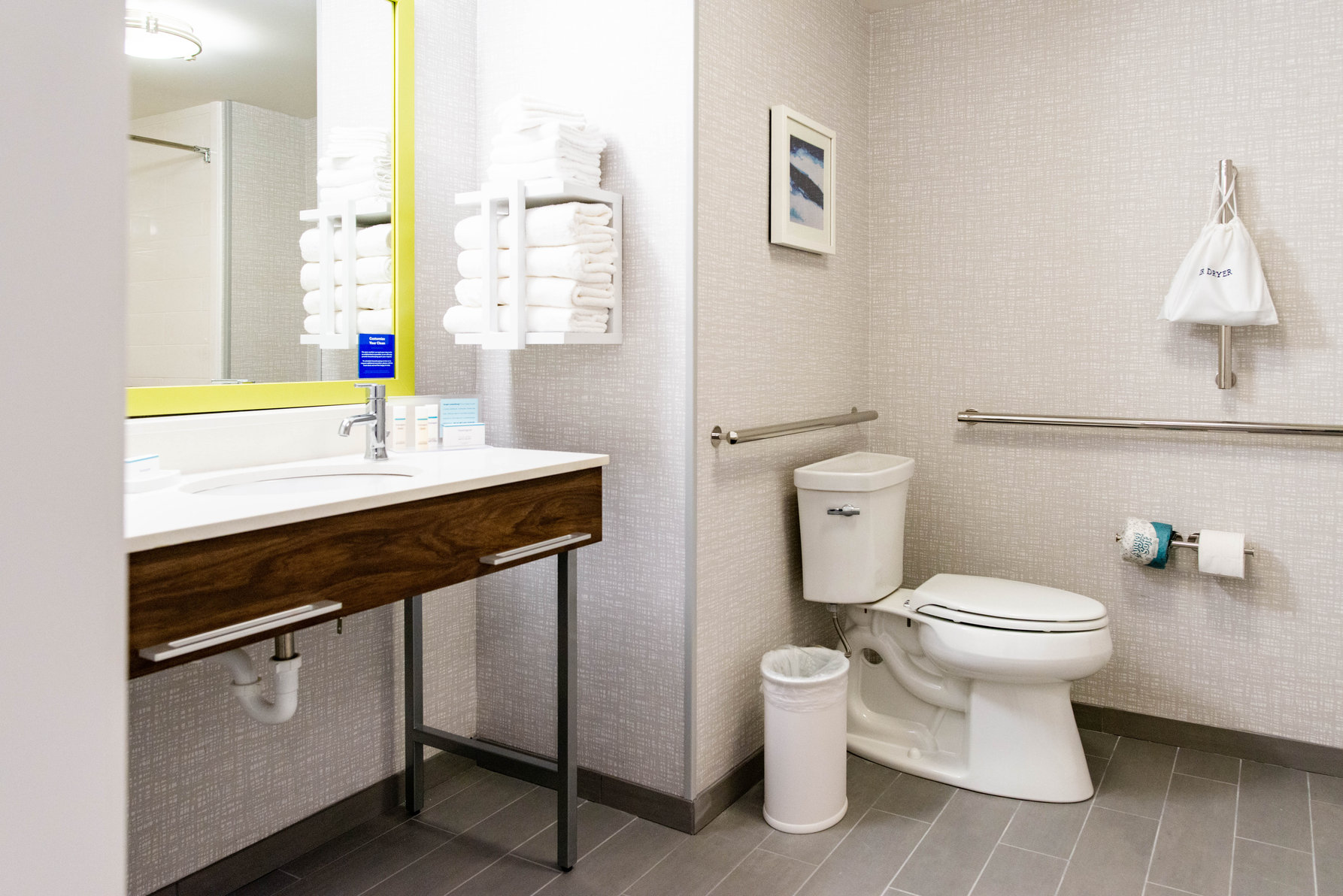 Hampton Inn Paris IL, IL Room Type - 1 KG ACC RI SHWR MWV FRG