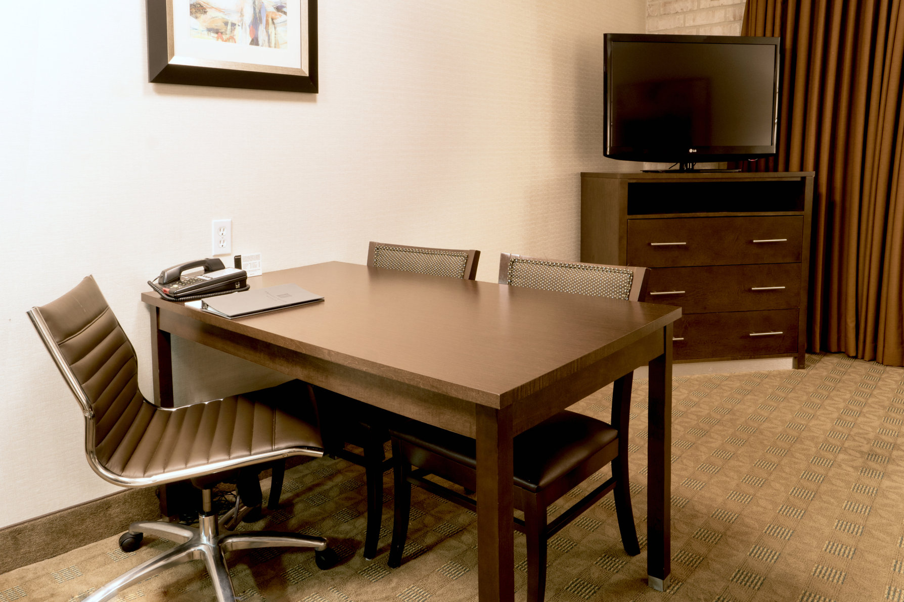 Embassy Suites Corpus Christi Room Type - 1KNG PR STE MOB HR ACC TUB