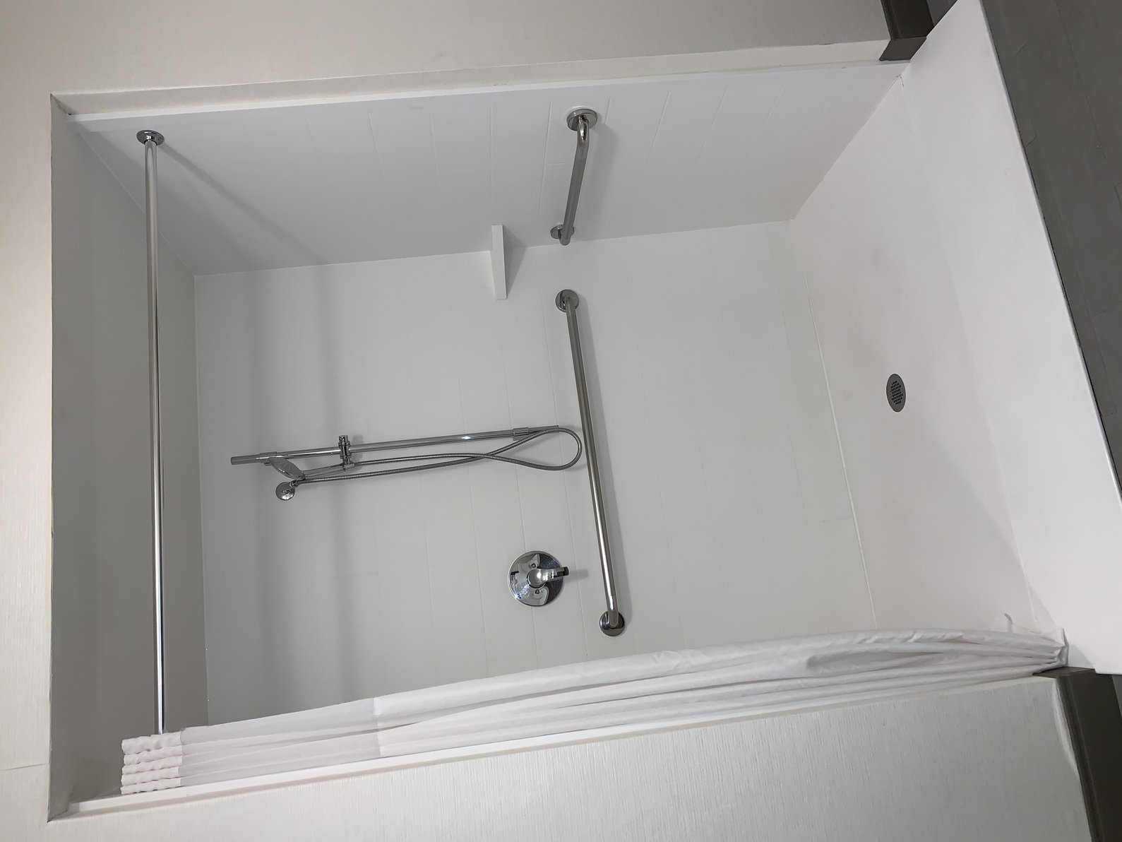 Hampton Inn & Suites by Hilton Carson City Room Type - 2 QNS ACCESSIBLE W TUB NS