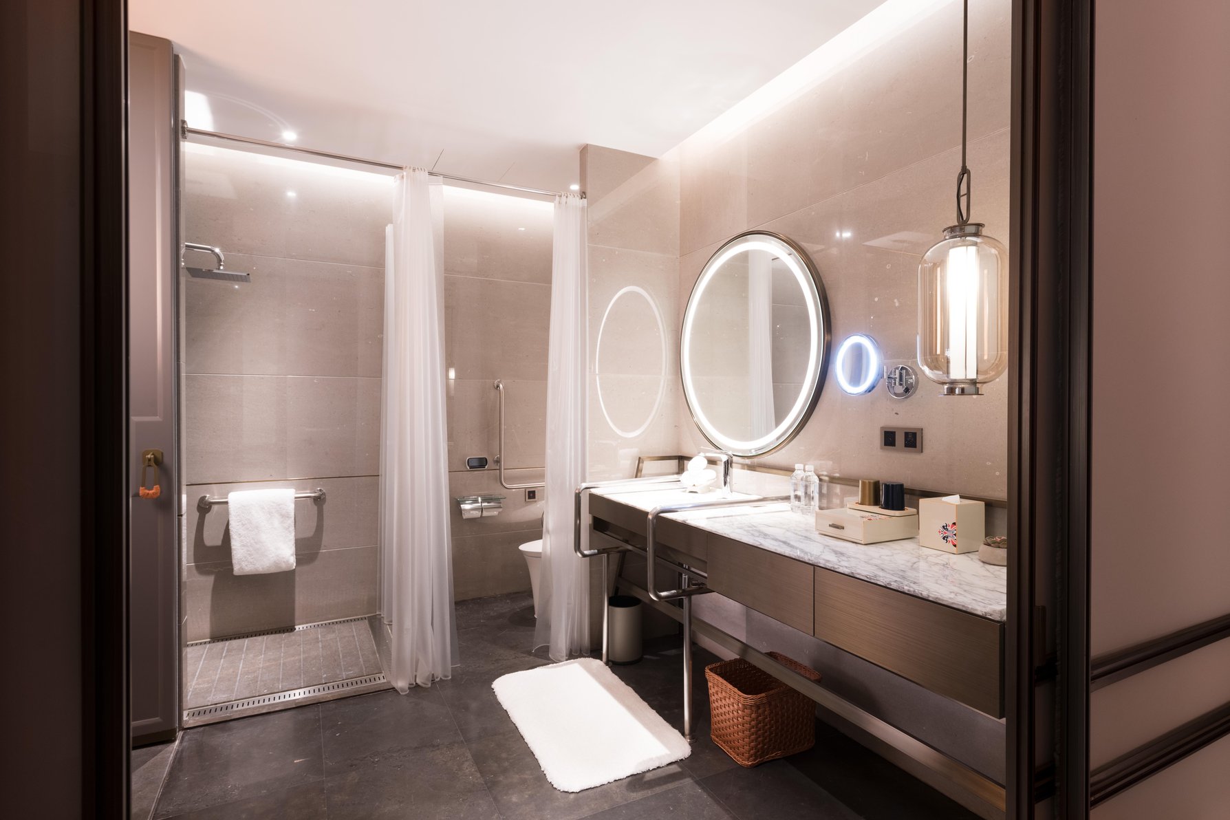 Canopy by Hilton Chengdu City Centre Room Type - KING ACCESSIBLE ROOM