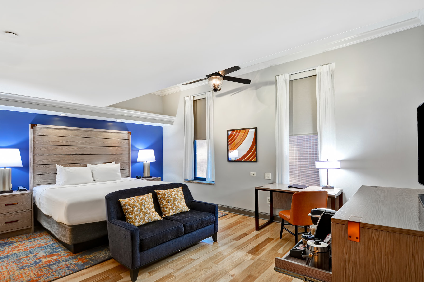 The Cincinnatian Hotel Curio Collection by Hilton Room Type - 1 KING BED HEARING ACCESS