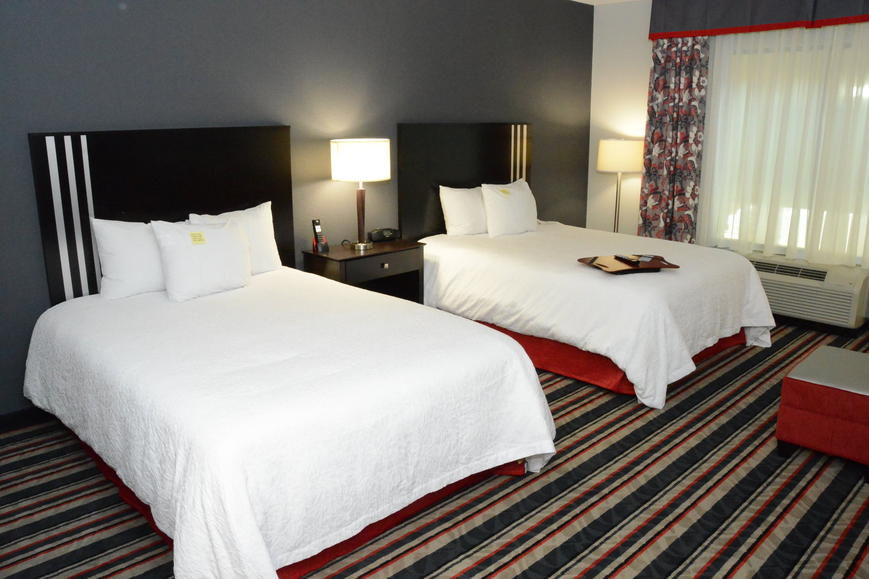 Hampton Inn & Suites by Hilton Albany At Albany Mall Room Type - 2 QNS ACCESSIBLE W TUB NS