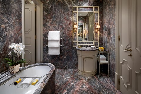 The Ruskin Patron Grand Canal Suite Bathroom