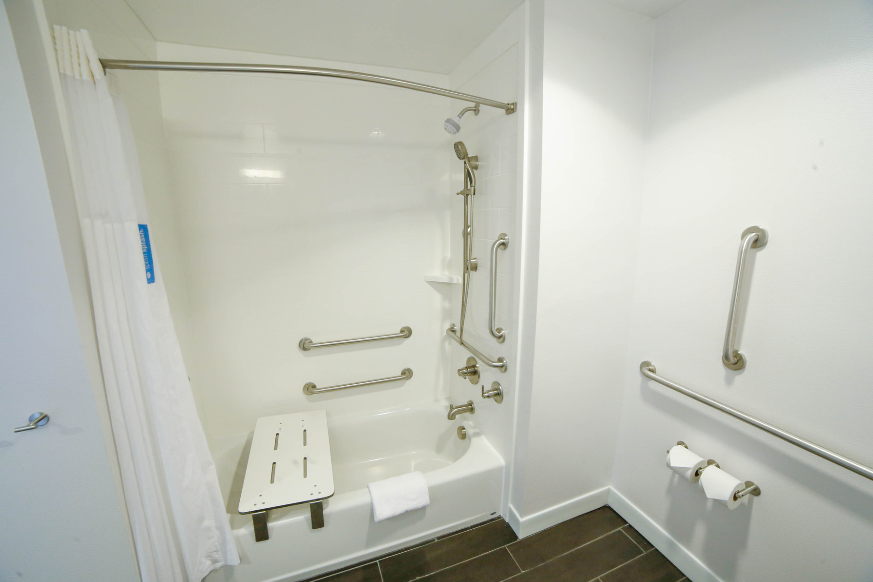 Hampton Inn & Suites by Hilton Forest City Room Type - 2 QNS HEARING ACC NOSMOK