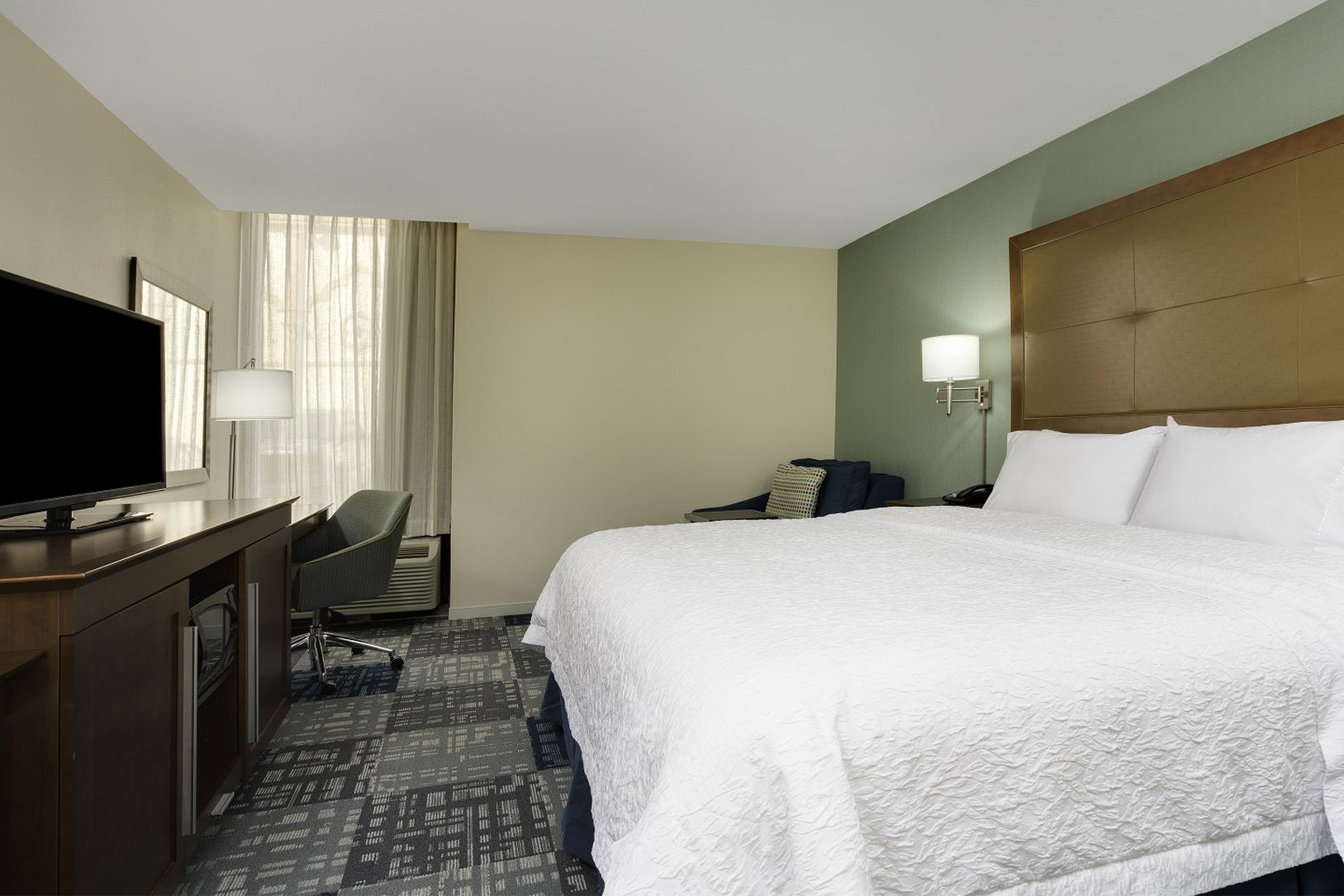 Hampton Inn Norcross Room Type - 1KG MOB HEA ACC TUB STE NS
