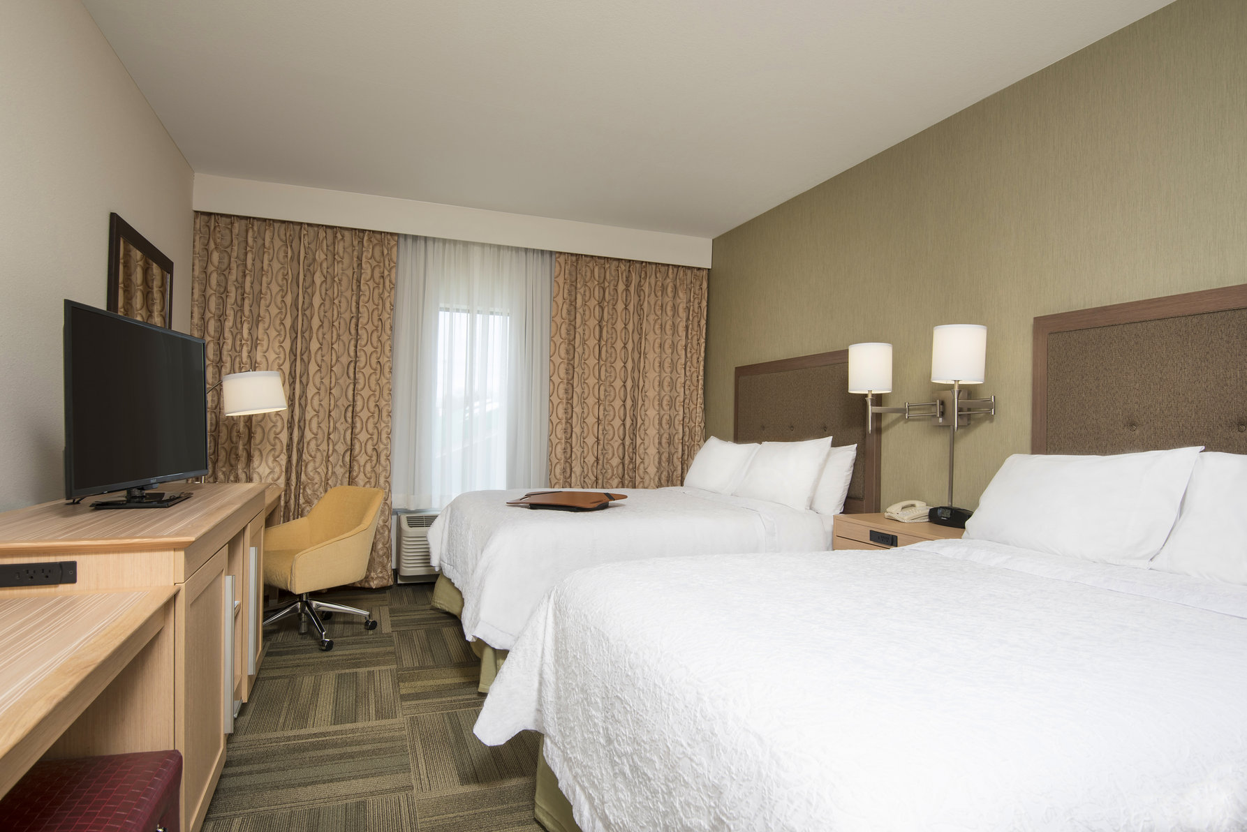 Hampton Inn by Hilton Kalamazoo Room Type - 2QNS ACC TUB STUDIO NOSMOK