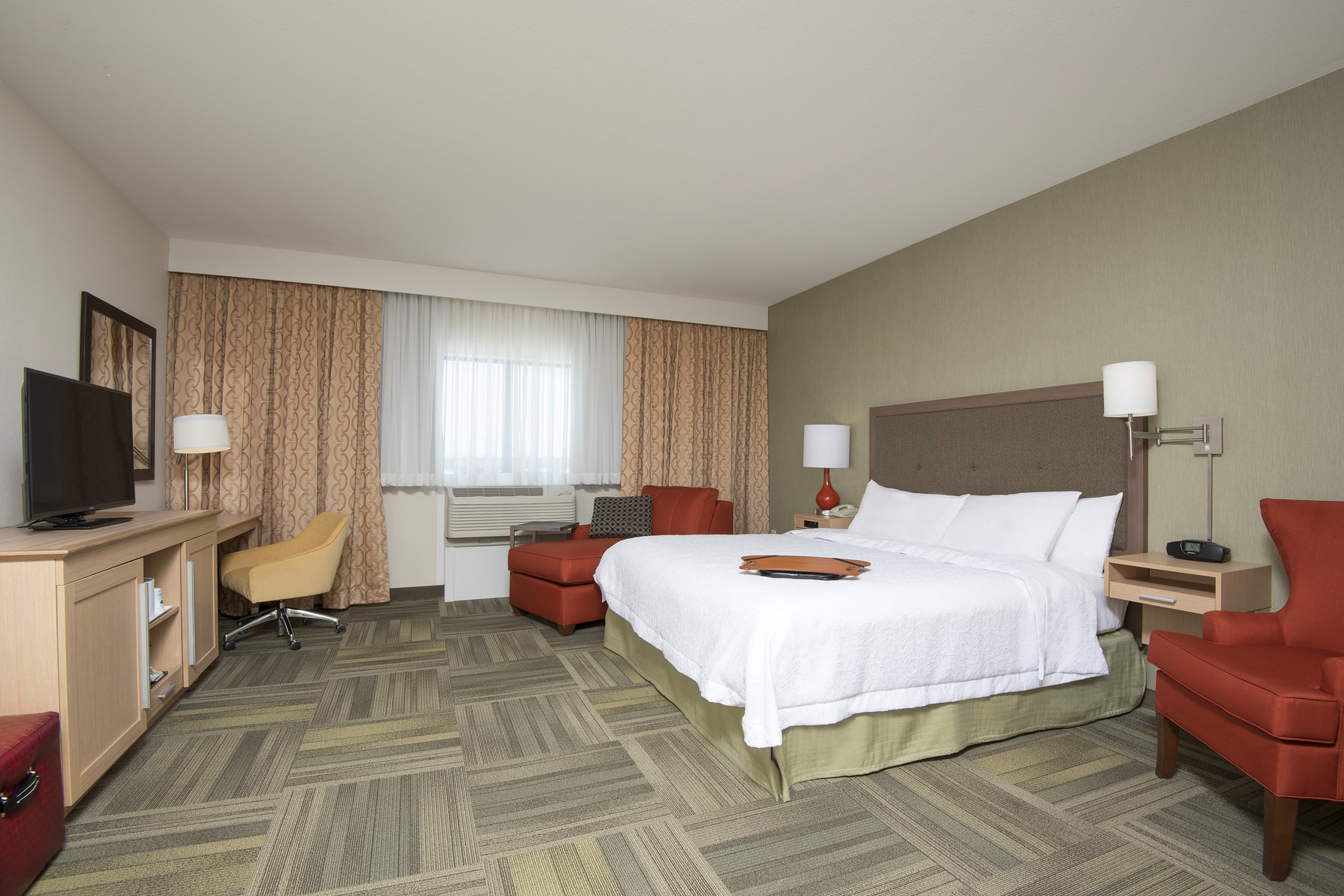 Hampton Inn by Hilton Kalamazoo Room Type - 1 KNG ACCESSIBLE TUB NS