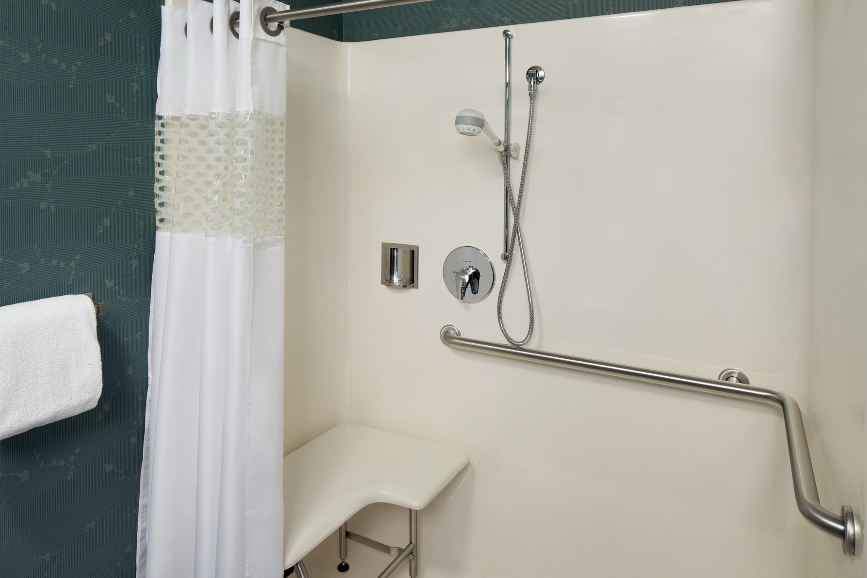 Hampton Inn & Suites Edgewood/Aberdeen-South, MD Room Type - 1K MOB HR ACC 3X3SH STU NS