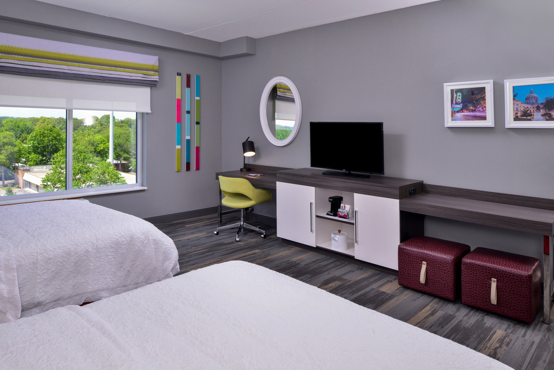 Hampton Inn and Suites Atlanta/Marietta Room Type - 2 QNS ACC RI SHWR W FRIDGE