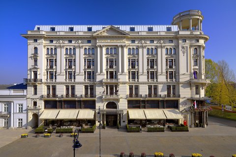 Exterior Bristol, Exterior