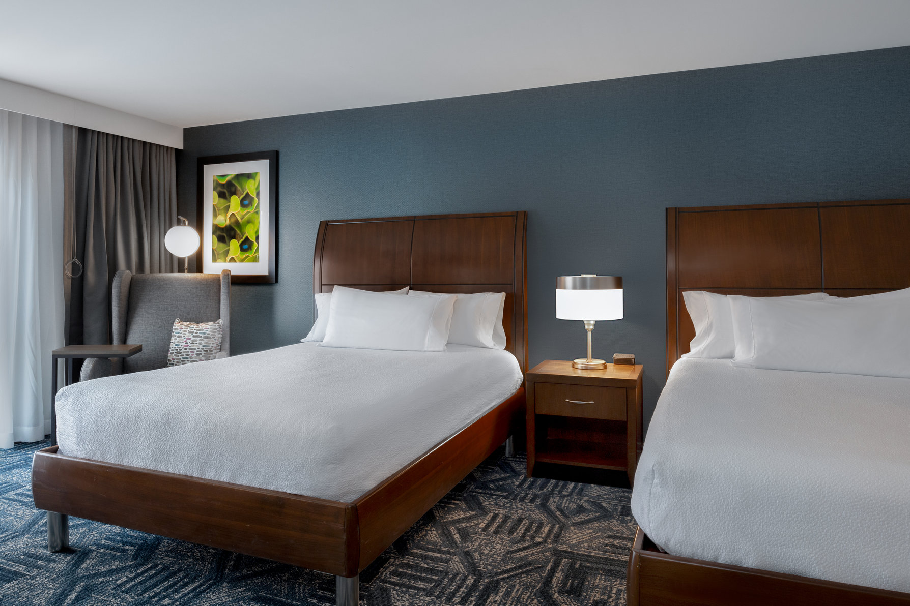 Hilton Garden Inn Burlington Downtown Room Type - 2QN MOB HEARING ACC W TUB