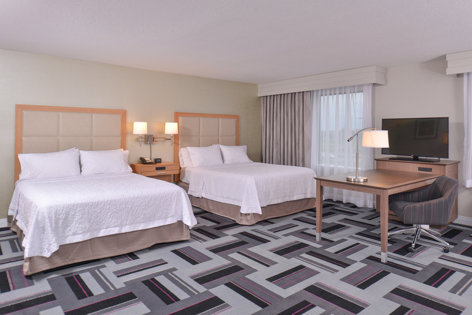 Hampton Inn & Suites by Hilton Ames Room Type - 2QN STDO MIC FRIDG WTBR NS