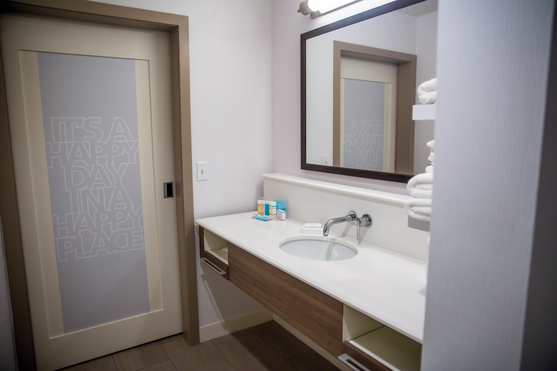 Hampton Inn by Hilton Pontiac Room Type - 2 QNS ACCESSIBLE W TUB NS