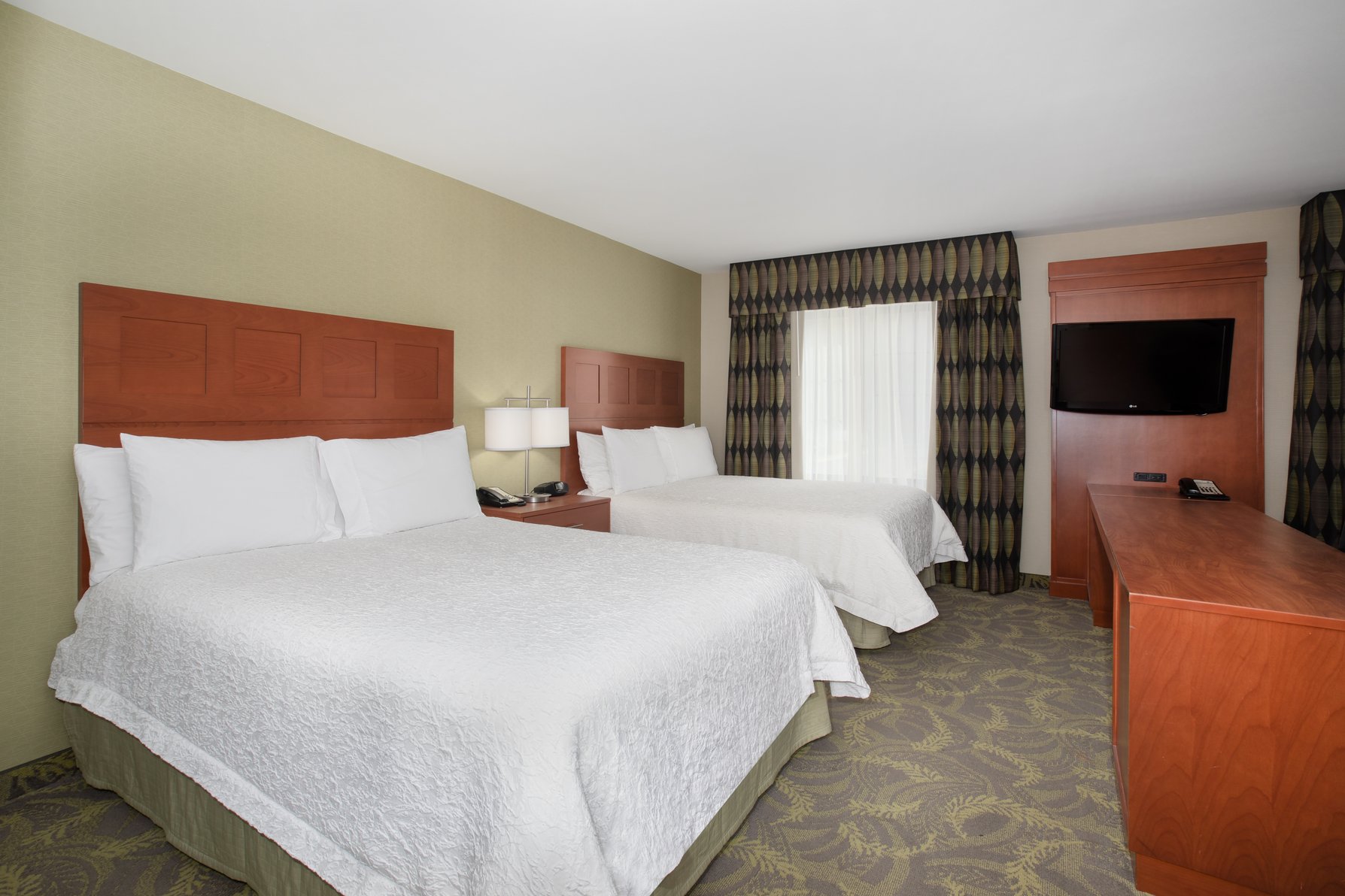 Hampton Inn and Suites Astoria Room Type - 2 QUEEN BEDS STUDIO STE NS