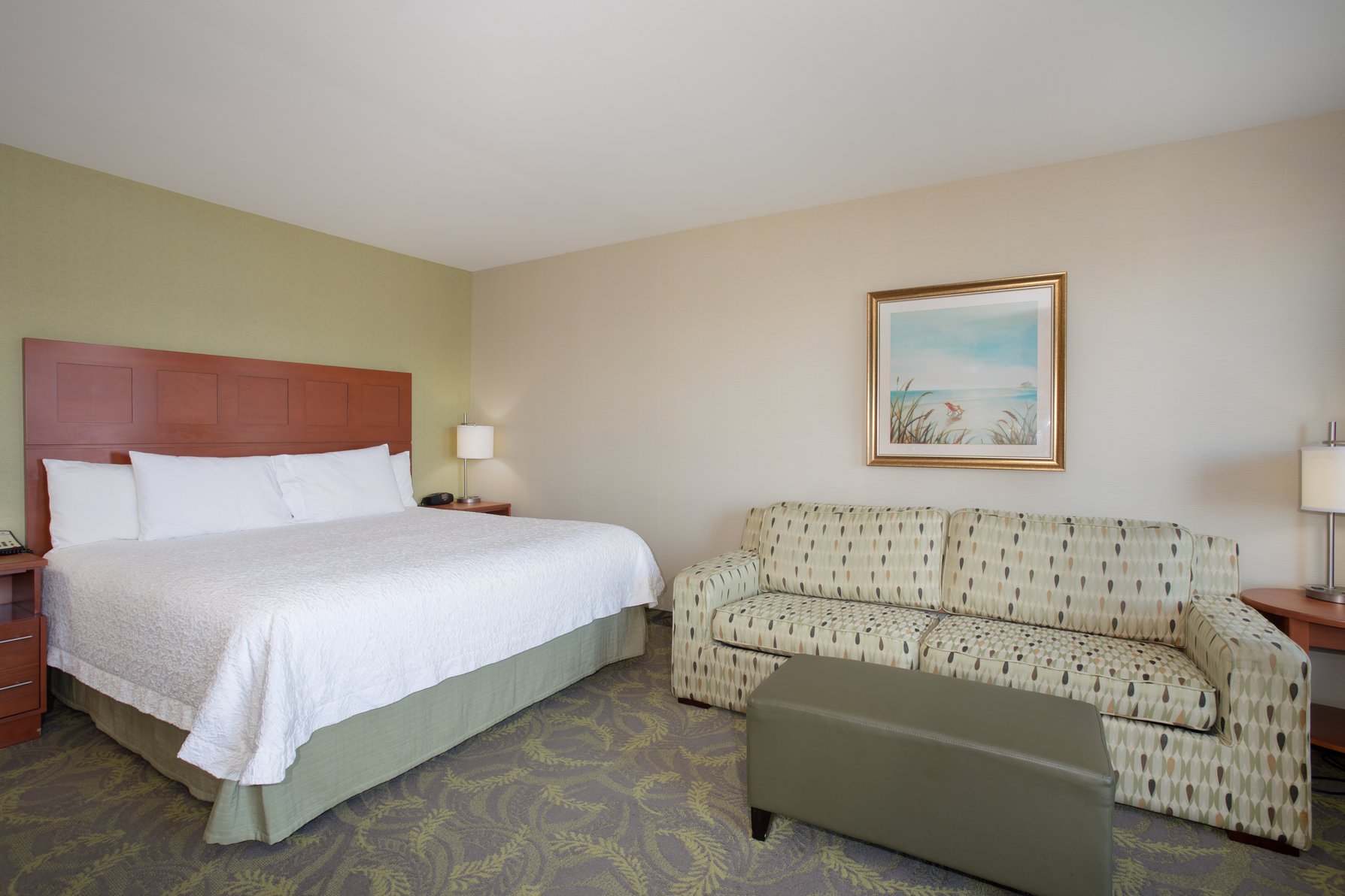 Hampton Inn and Suites Astoria Room Type - KING RIVERVIEW BALCONY