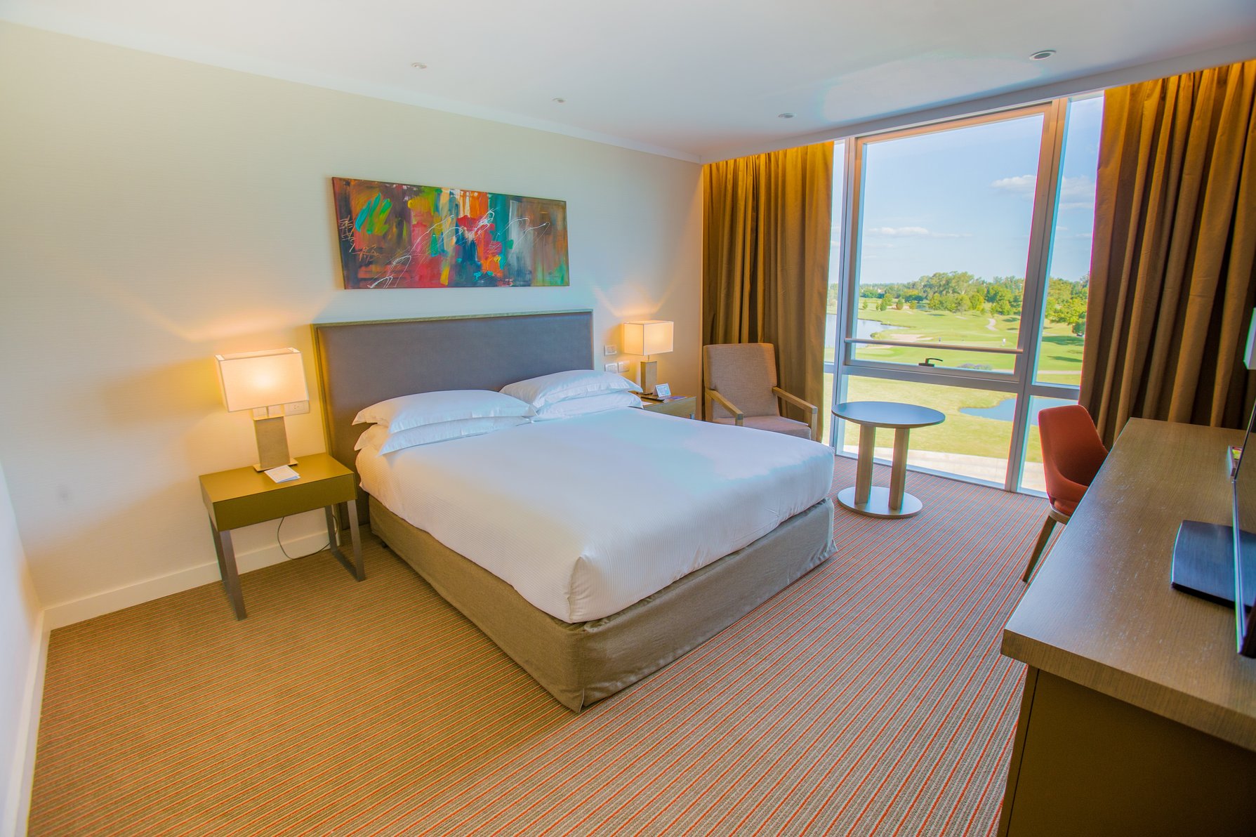 Hilton Pilar Room Type - 1 KG DLX MOB ACC RIS