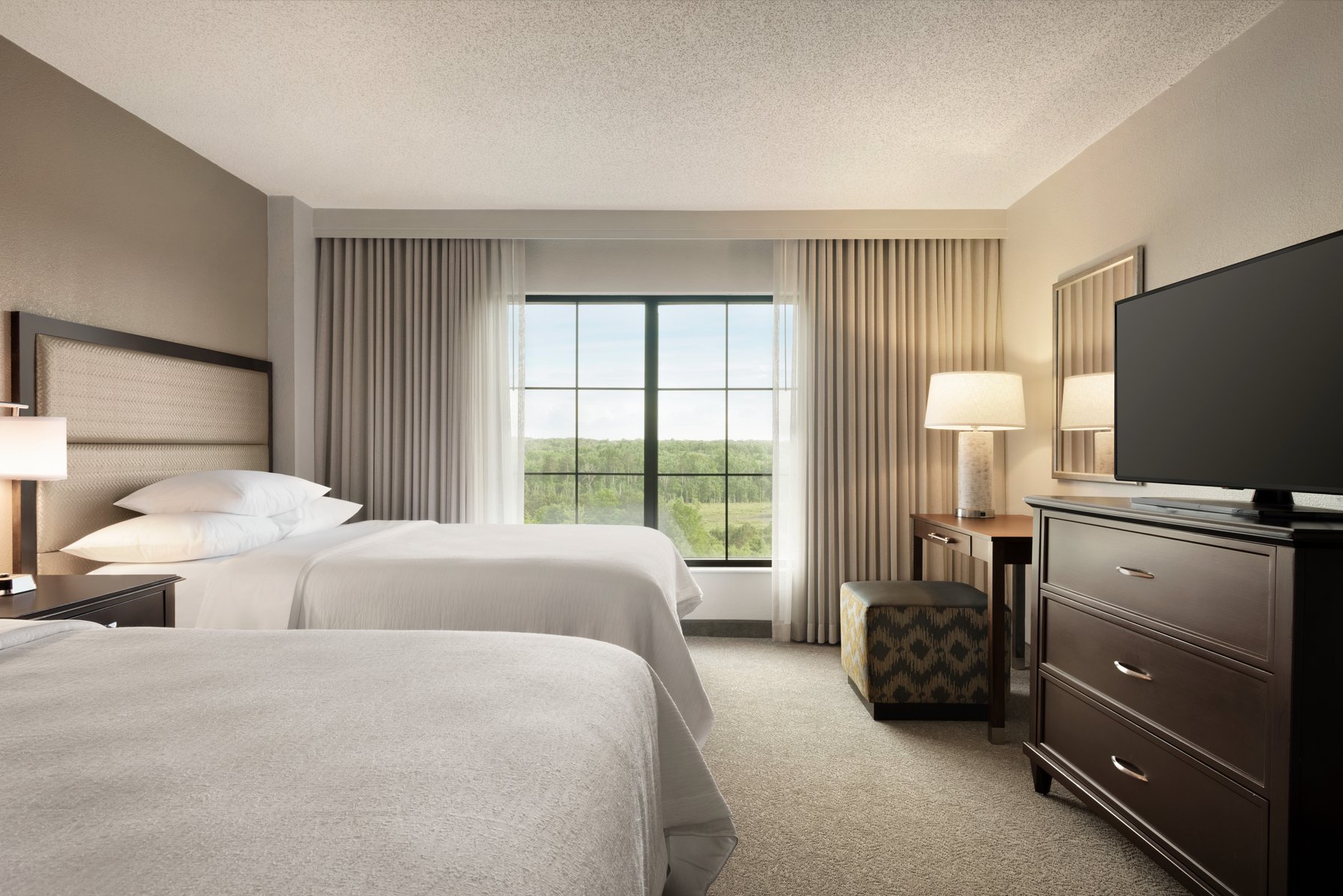 Embassy Suites by Hilton Atlanta Alpharetta Room Type - 2 QUEEN STE ACC RI-SHOWER