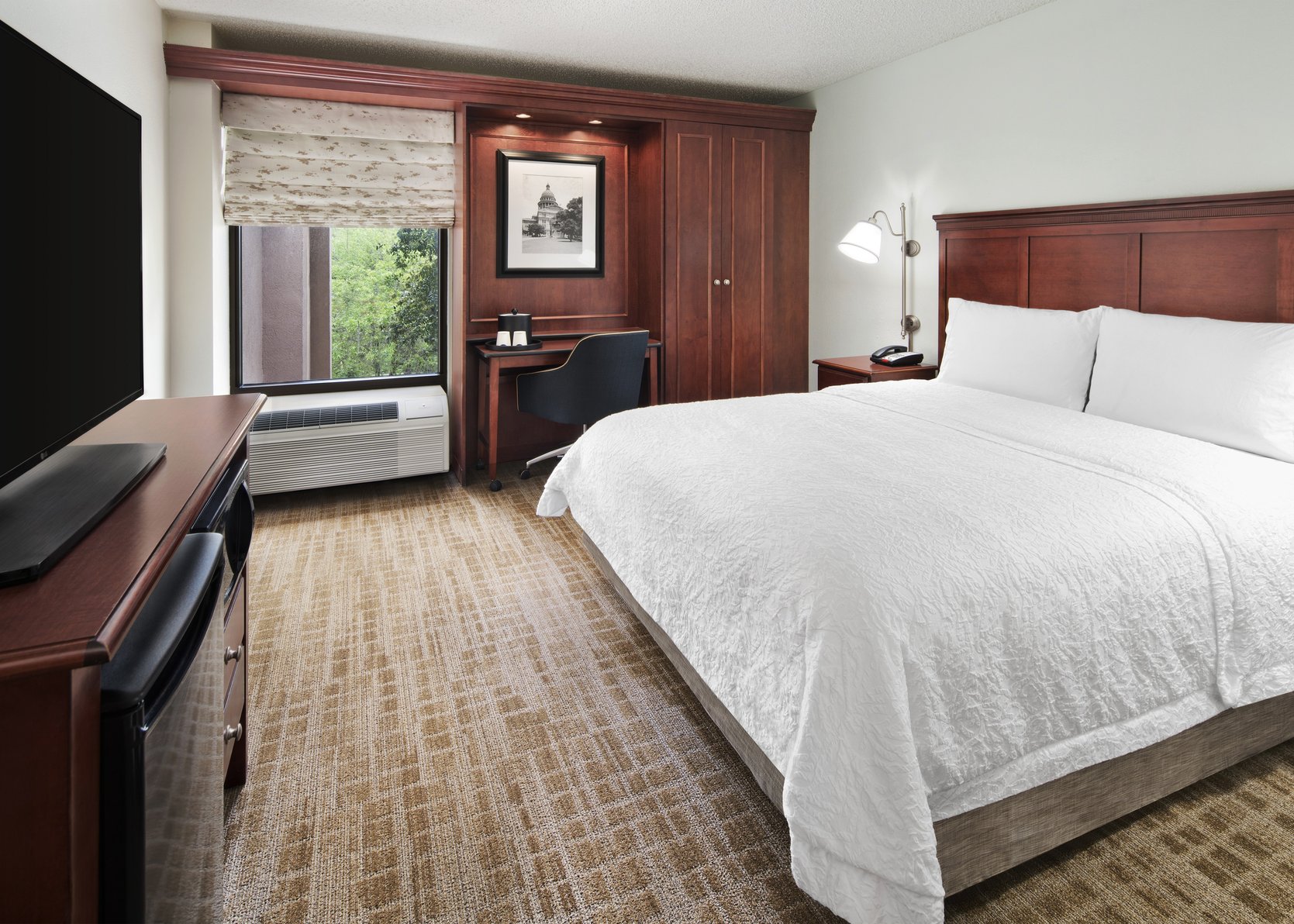 Hampton Inn Austin North @ I - 35 & Hwy 183 Room Type - 1 QN MOB HEAR ACC TUB NS