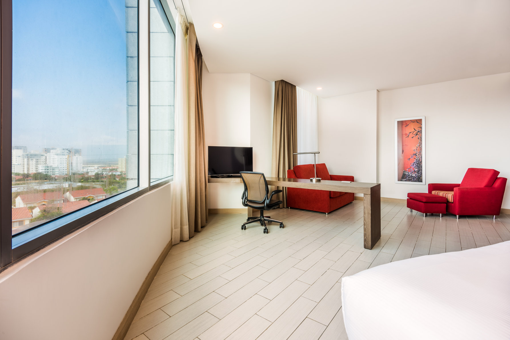 Hilton Garden Inn Barranquilla Room Type - 1 KING BED SUITE