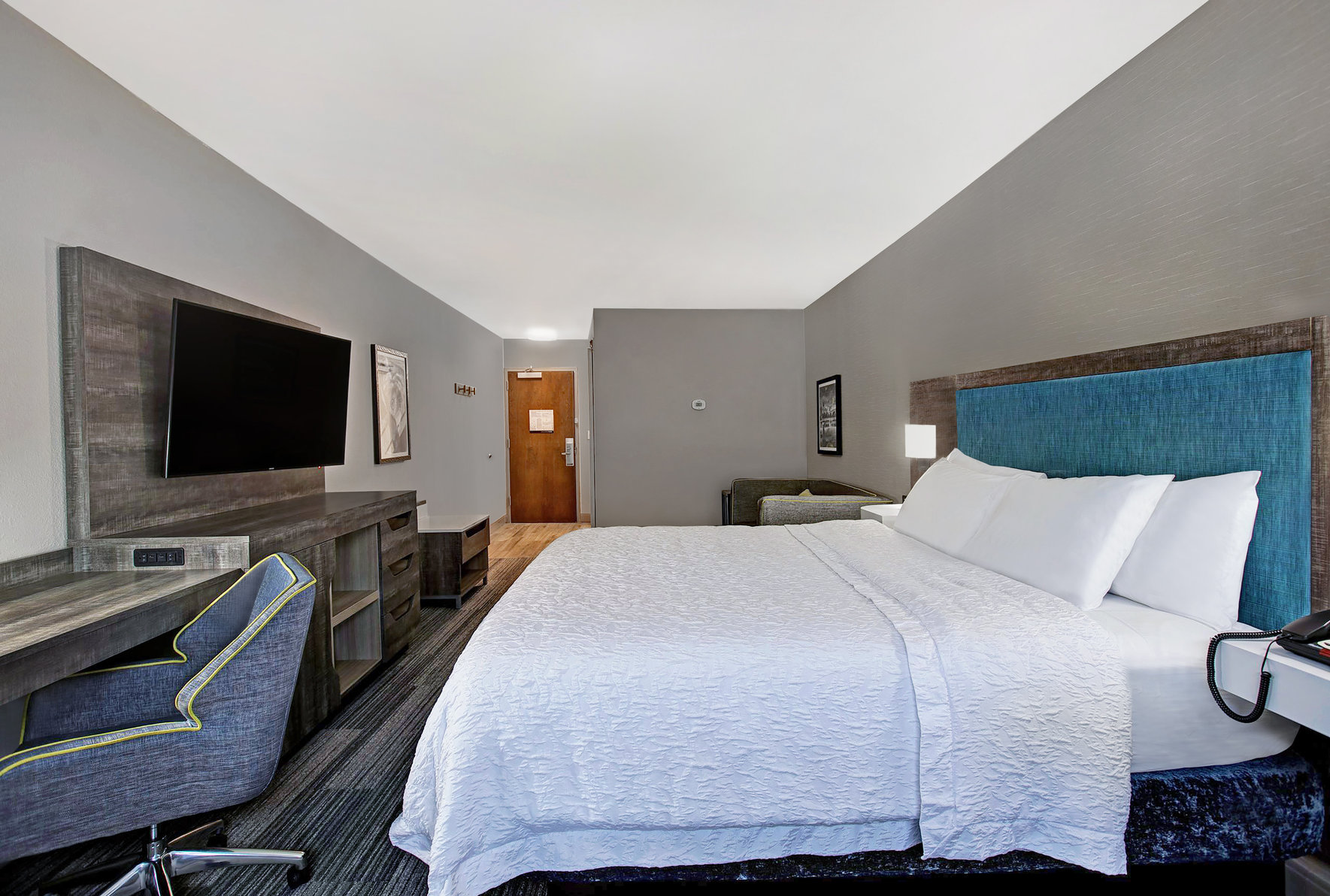 Hampton Inn Westfield Room Type - 1 KING SFB FRG NS