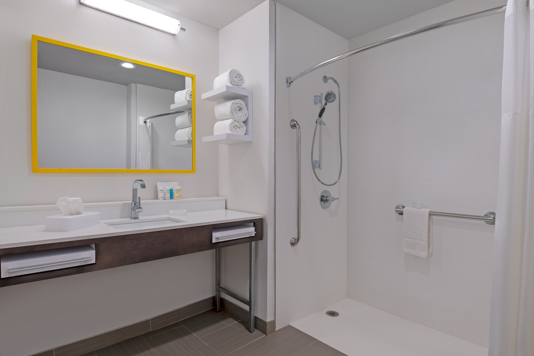 Hampton Inn & Suites by Hilton Stamford Room Type - 1 KN ACC RI SHWR STUDIO NS