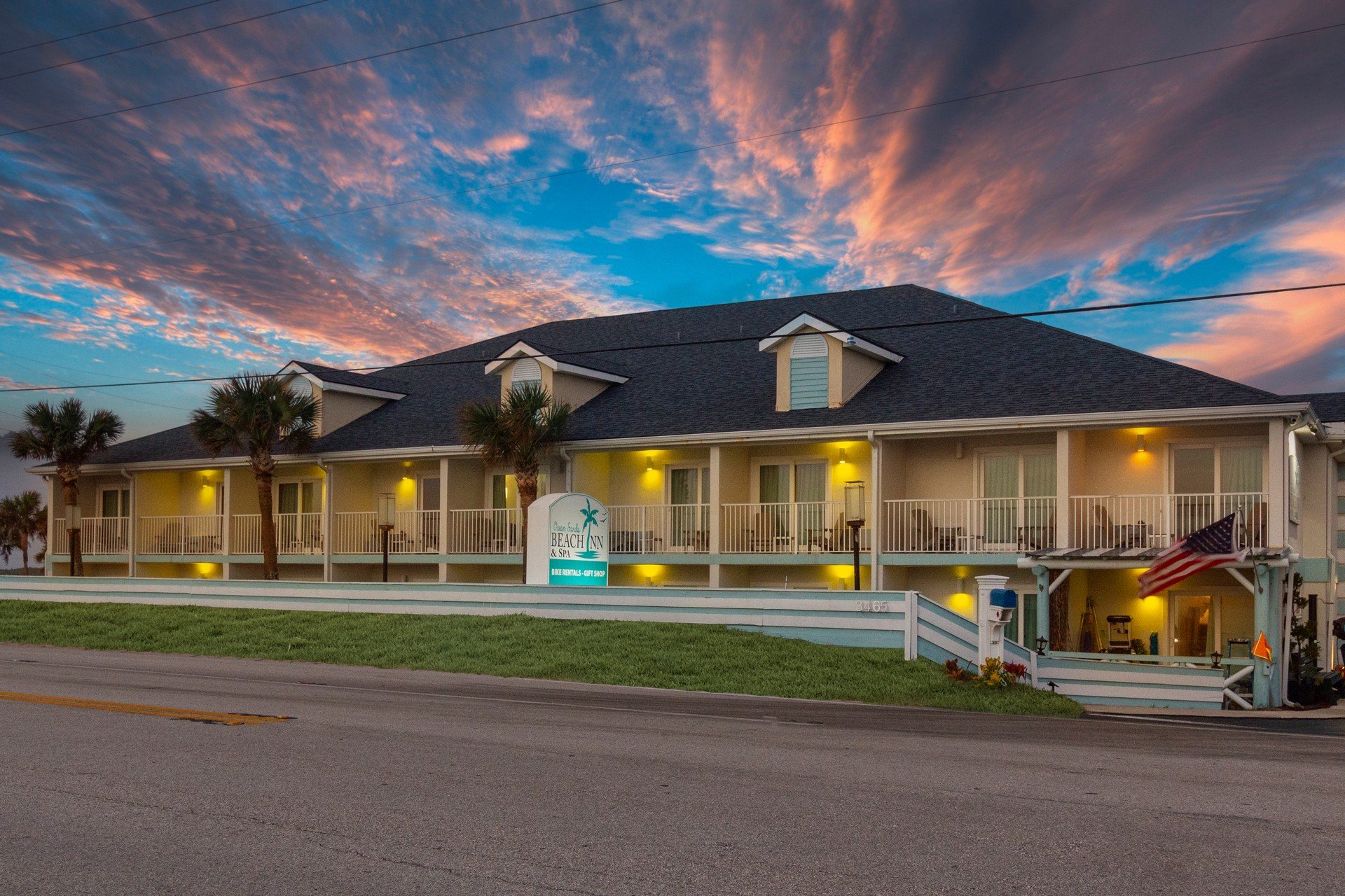 Ocean Sands Beach Boutique Inn - 1 Acre