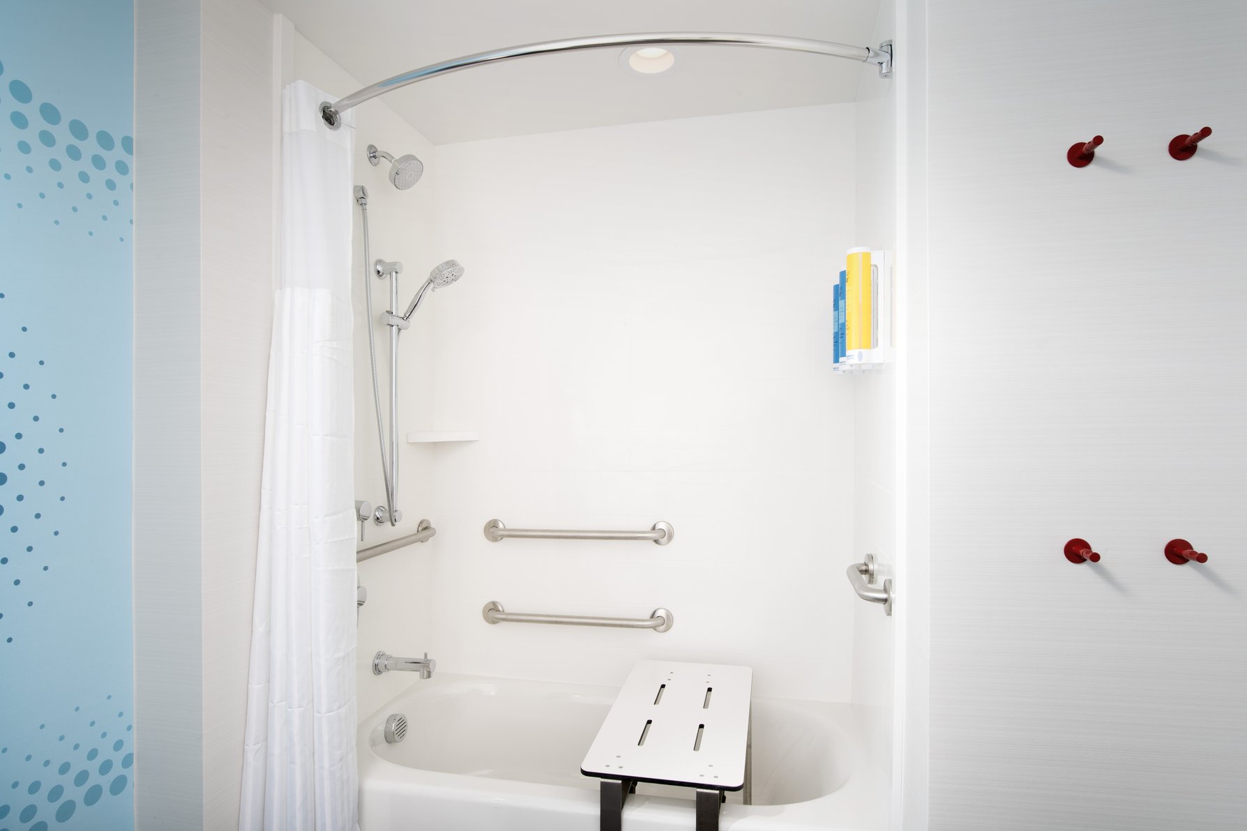 Tru by Hilton Murfreesboro Room Type - 1 KING ACC RM W BATHTUB
