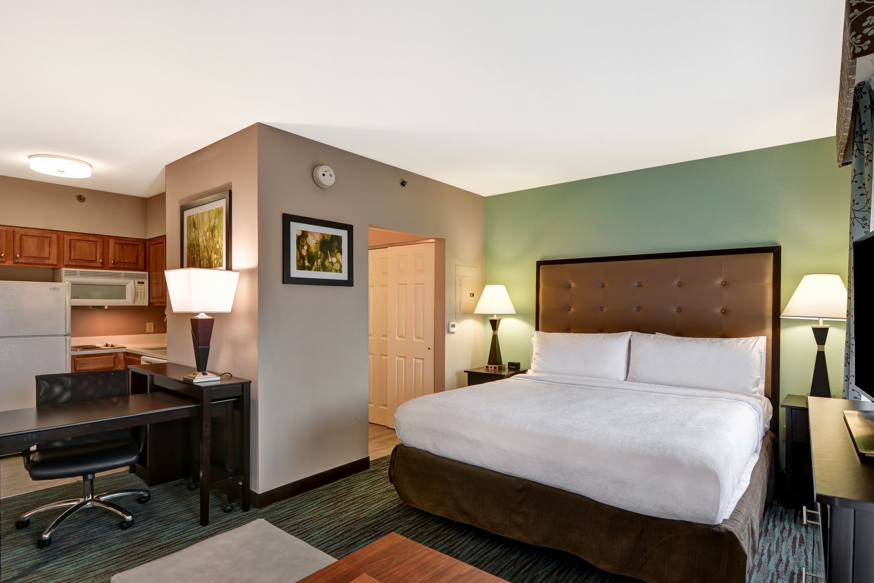Homewood Suites by Hilton Aurora Naperville Room Type - 1 QUEEN BED STUDIO NONSMOK