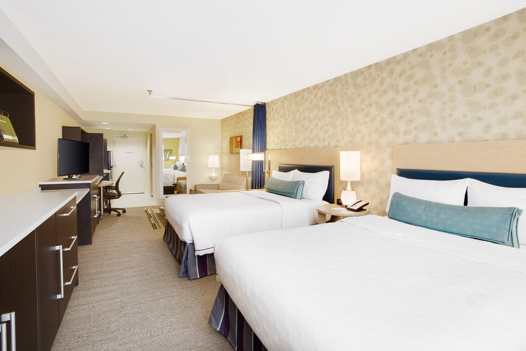 Home2 Suites by Hilton Chicago Schaumburg Room Type - 2QN MOB HR ACC TUB STUDIO