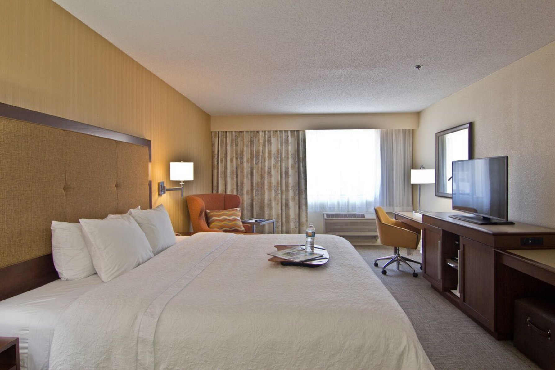 Hampton Inn & Suites by Hilton Chillicothe Room Type - 1 KING SHOWER ONLY NS