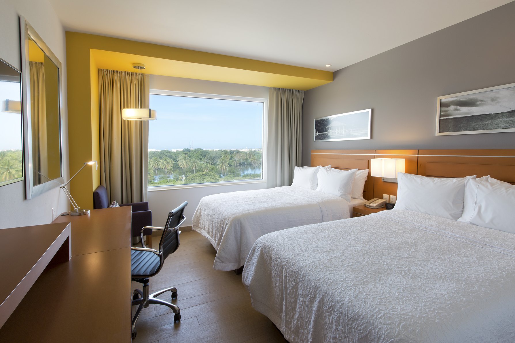 Hampton Inn & Suites by Hilton Paraiso Room Type - 2 DBL W FRIDGE NO SMOKE
