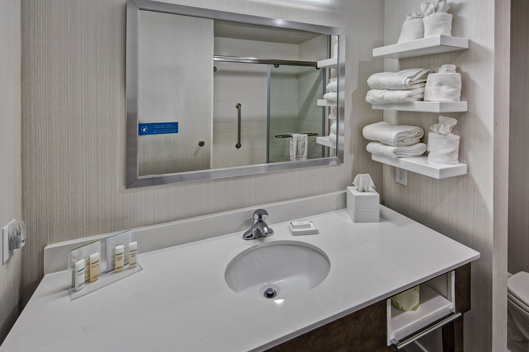 Hampton Inn Summerville SC Room Type - 1 KING W NO SFBD NS