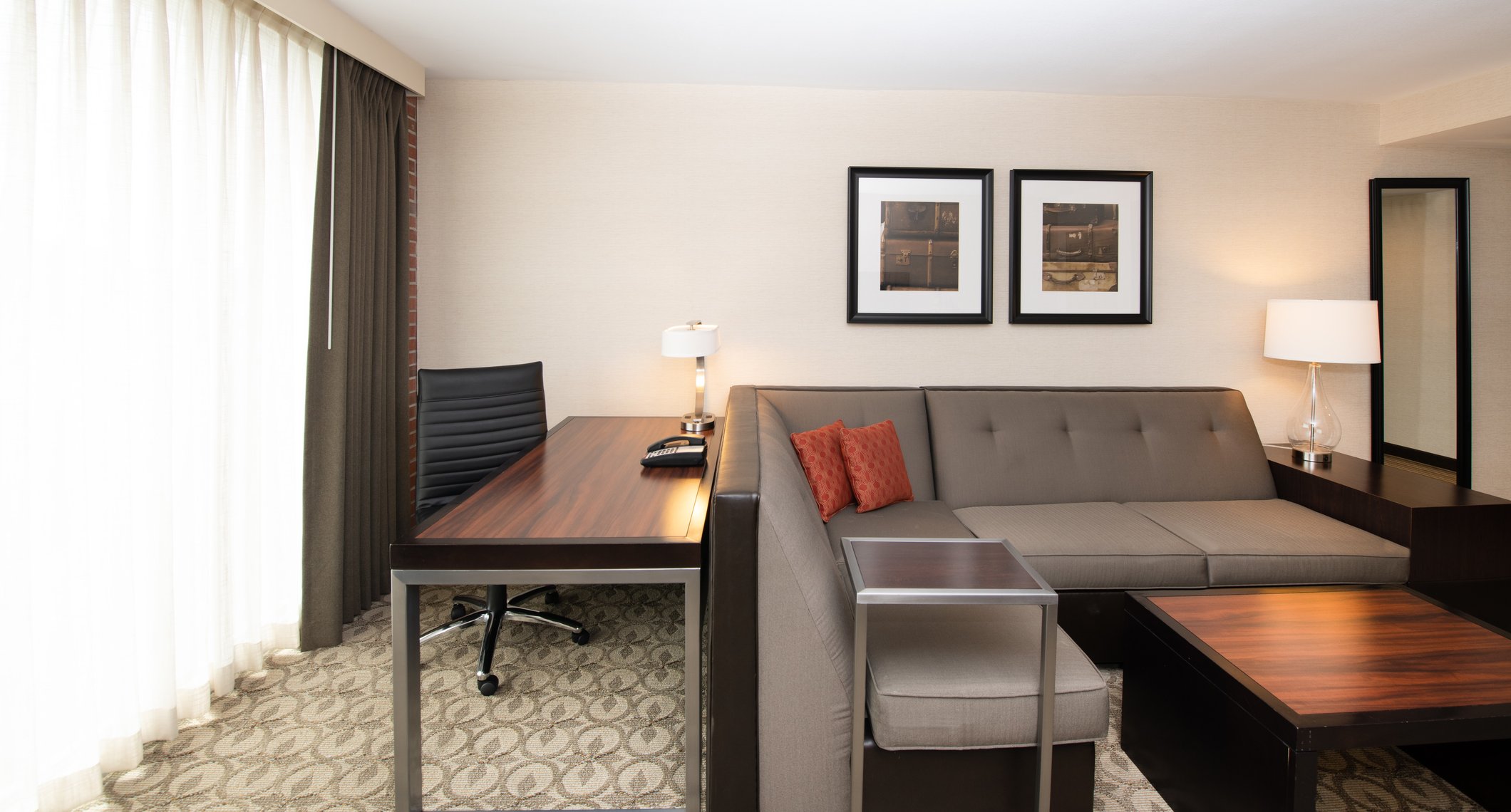 DoubleTree Hotel & Suites Charleston Airport Room Type - 2 DBLS 2 ROOM SUITE NOSMK