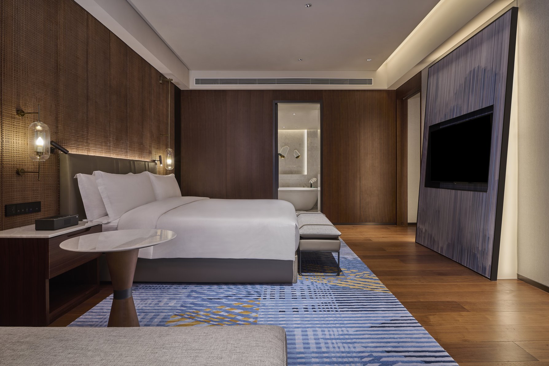 Hilton Chongqing Liangjiang New Area Room Type - KING AMBASSADOR SUITE