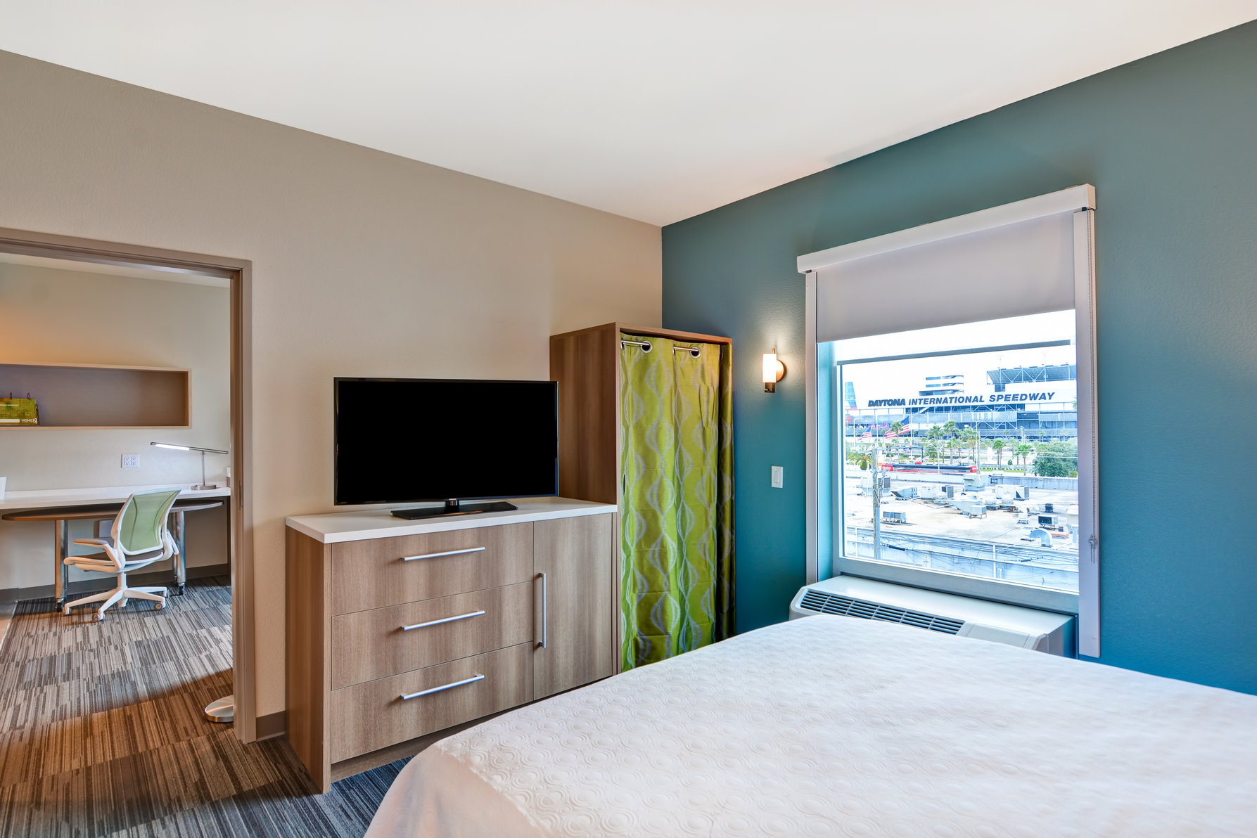 Home2 Suites by Hilton Daytona Beach Speedway, FL Room Type - 1 QUEEN 1BDRM SUITE NS
