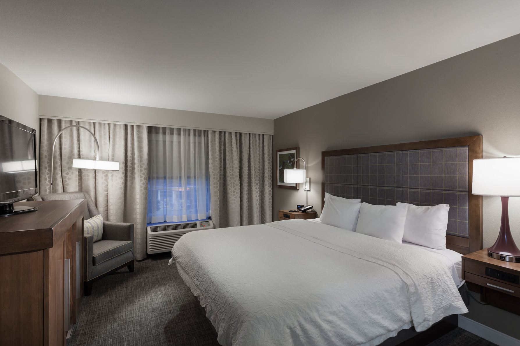 Hampton Inn & Suites Dallas DFW Airport North Grapevine Room Type - 1 KNG ACC ROLLIN SHWR NS