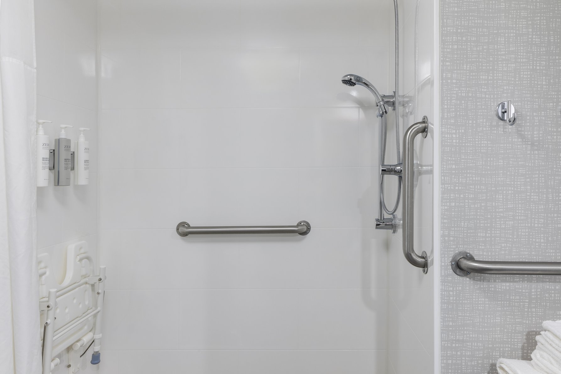 Hampton Inn by Hilton Athens Room Type - KING ACCESS NS ROLL IN