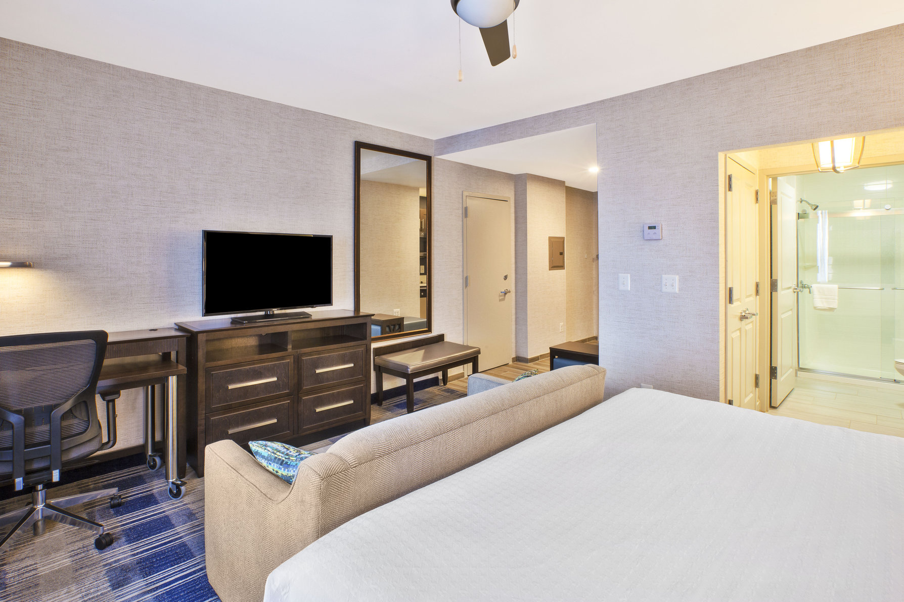 Homewood Suites by Hilton Arlington Rosslyn Key Bridge Room Type - 1 KG PREMIUM STUDIO NS