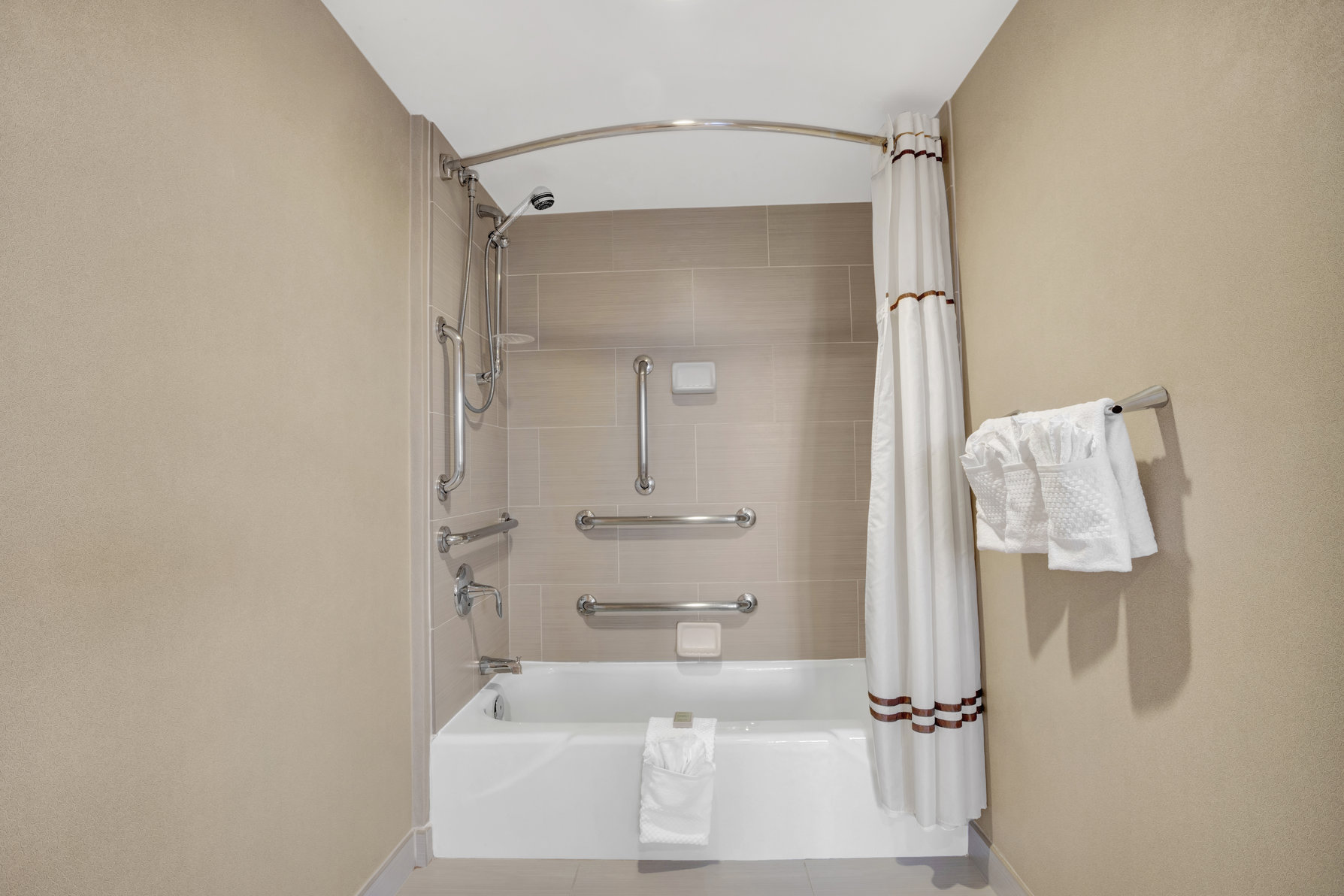 Hilton Arlington National Landing Room Type - 1 KING JR STE MOB ACC TUB
