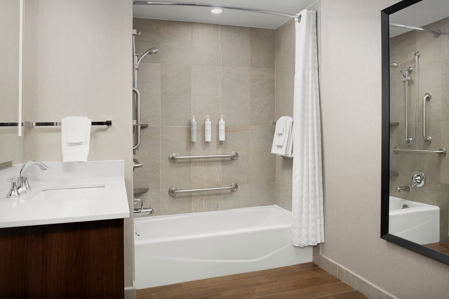 Embassy Suites Springfield Room Type - 1KG KITCN STE MB HR ACCTUB