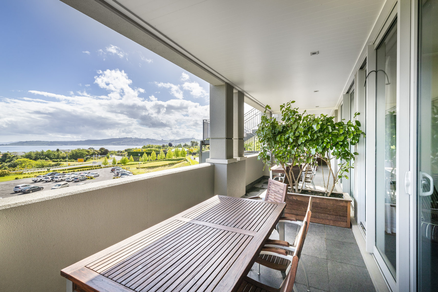 Hilton Lake Taupo Room Type - KING HILTON LAKE VIEW