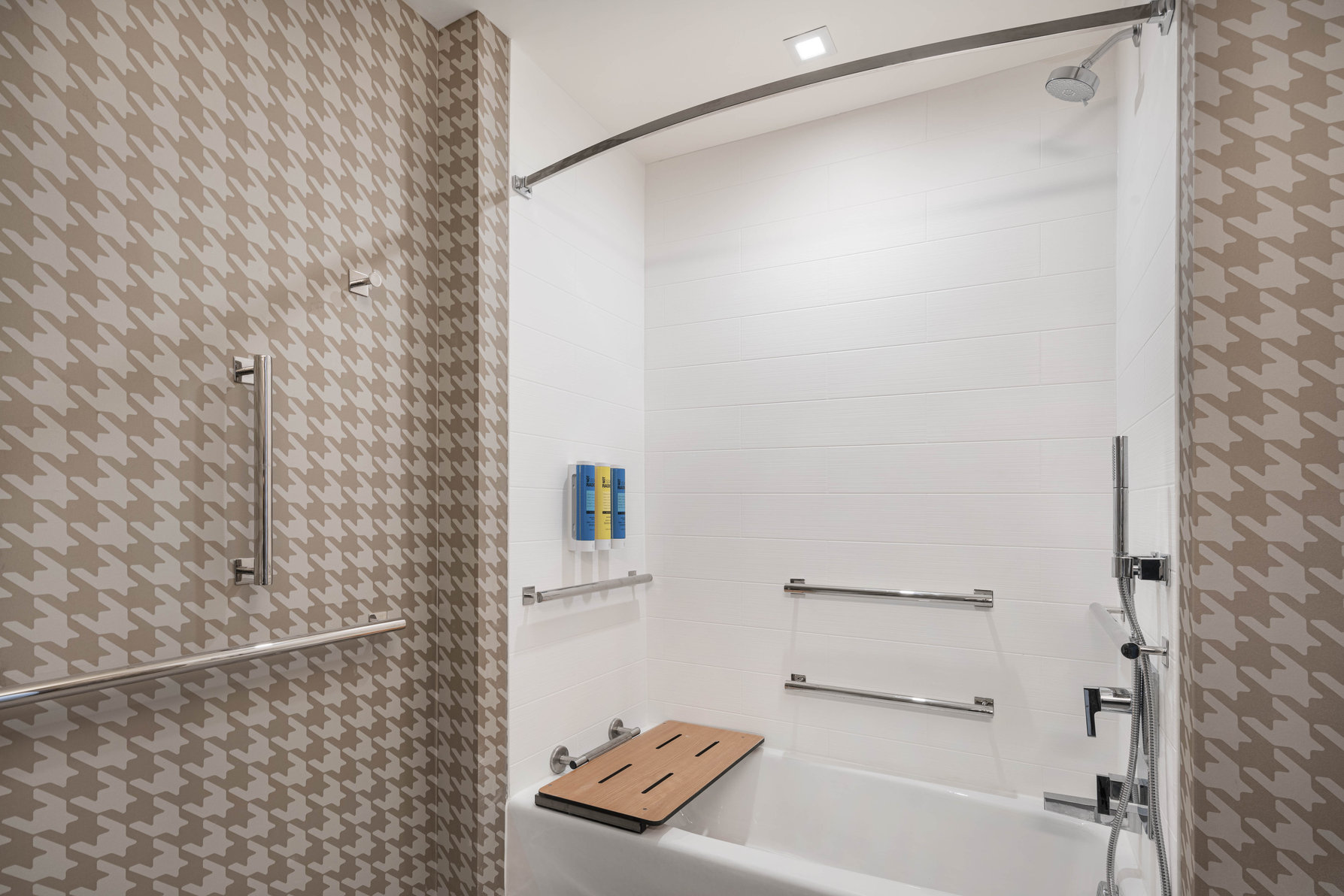 Home2 by Hilton Denver Downtown Convention Center Room Type - 1KG ACC TUB STUDIO CTY VW