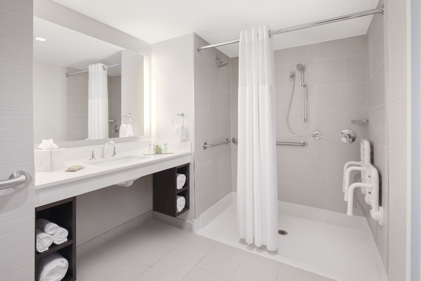 Doubletree by Hilton Hotel Deerfield Beach - Boca Raton Room Type - 1 KG JR STE MB HR ACC RIS