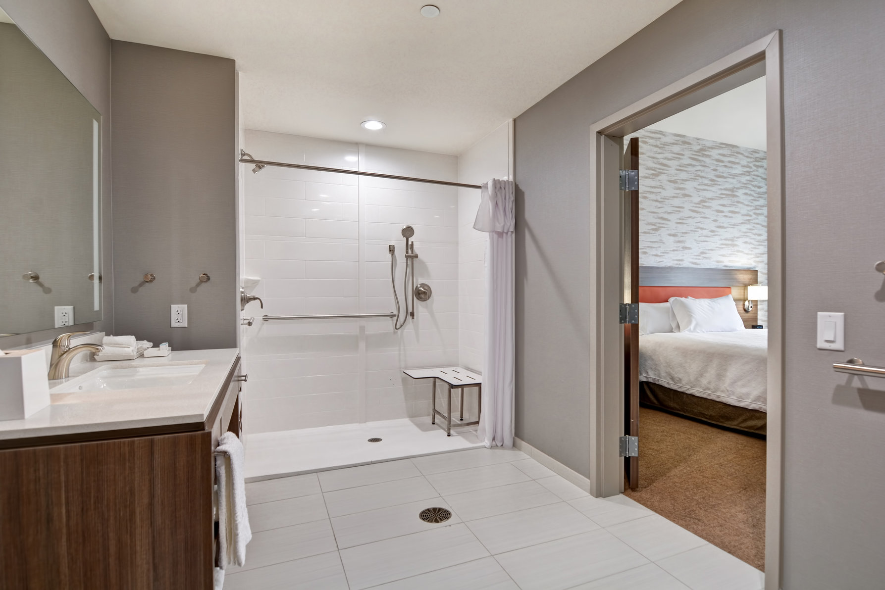Home2 Suites by Hilton Bedford DFW West, TX Room Type - 1KING ACC TUB STE NONSMOK