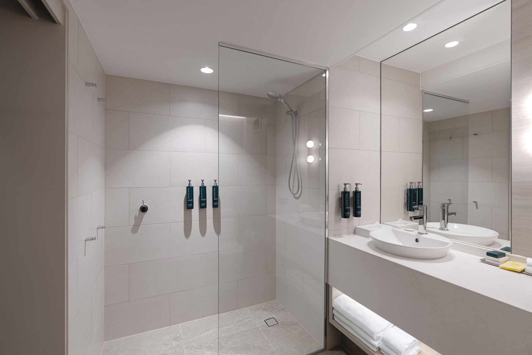 DoubleTree by Hilton Darwin Esplanade Room Type - KING JUNIOR SUITE